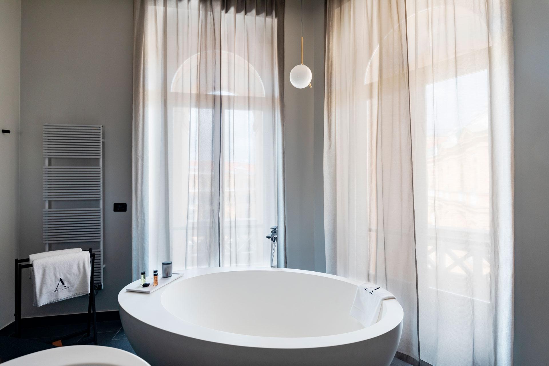 Amadomus Luxury Suites Neapel Exteriör bild