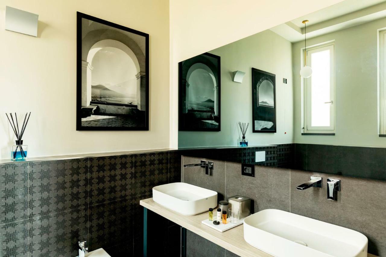 Amadomus Luxury Suites Neapel Exteriör bild